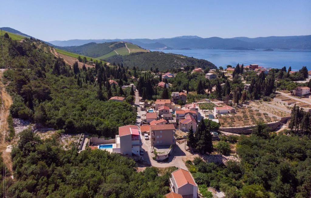 Appartamento Danguba Kremena Esterno foto